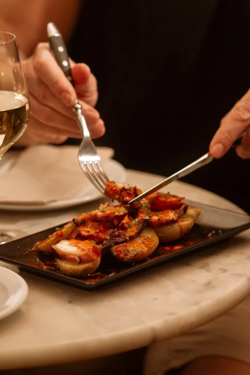 Los Pergaminos Barcelona best tapas and Paella